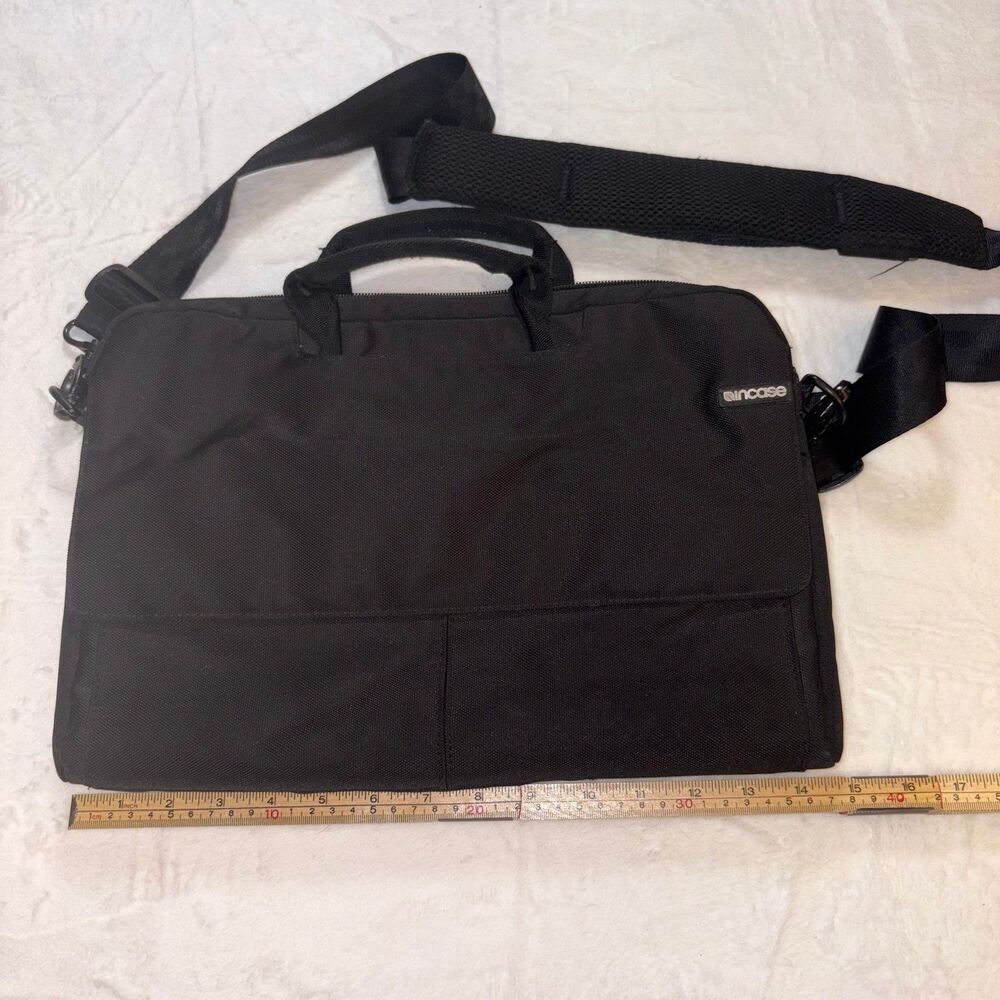 Incase Laptop Bag Black Messenger Briefcase Work Travel Shoulder Bag